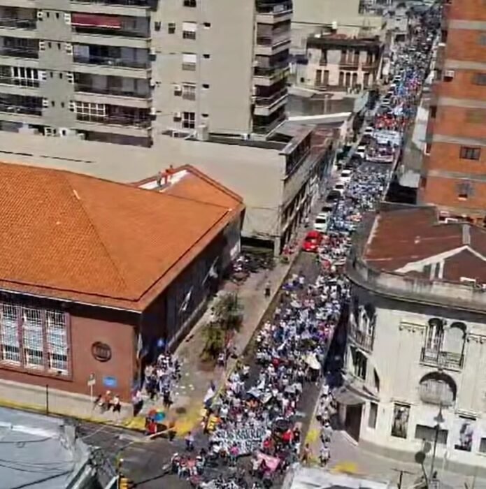El presidente en Corrientes: preparan reclamos por salarios, jubilaciones, alimentos, Salud y Educación